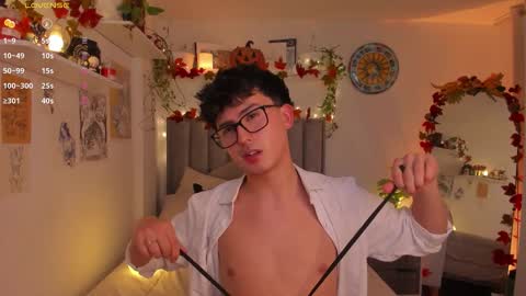 A H  online show from October 12, 12:26 am