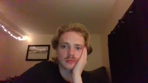 aidenisdunn online show from March 25, 11:14 am