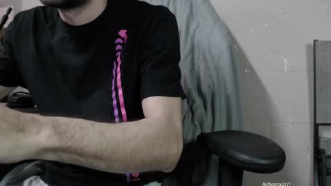 Leo  Airborn  Sir  Daddy online show from December 7, 6:32 am