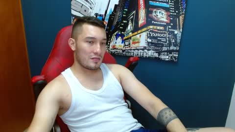 Snapshot of airon_blade chatting on December 2, 11:05 pm A I R O N online show from December 2, 11:05 pm