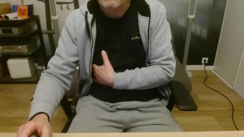 aixcited online show from February 8, 9:52 pm