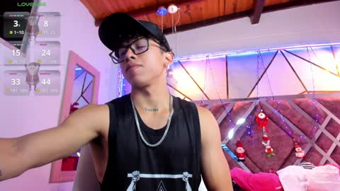 akazaboy online show from December 21, 4:19 am