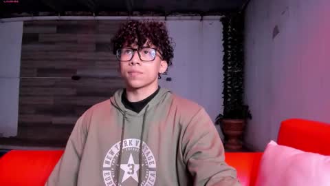 akazaboy online show from March 15, 5:26 am