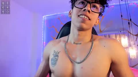 akazaboy online show from September 15, 8:32 pm