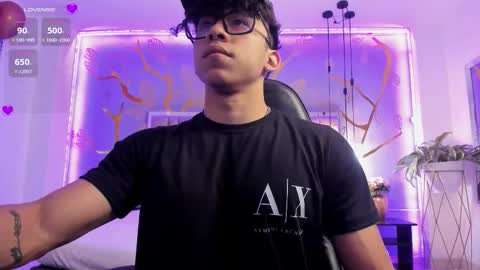 akazaboy online show from October 9, 8:25 pm