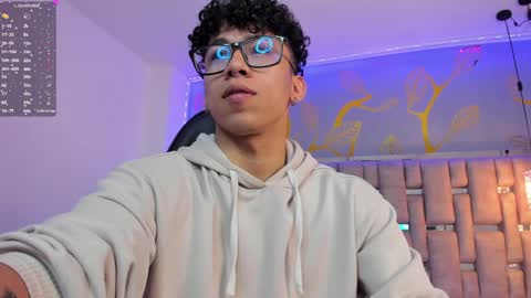 akazaboy online show from December 10, 4:24 am