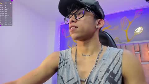 akazaboy online show from December 4, 4:10 am