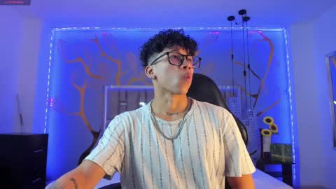 akazaboy online show from January 9, 4:19 am