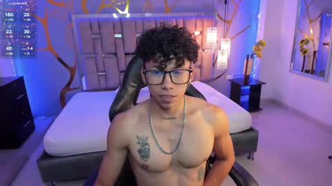 akazaboy online show from February 28, 5:15 am