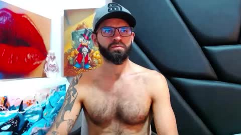 akiles online show from April 9, 11:44 pm