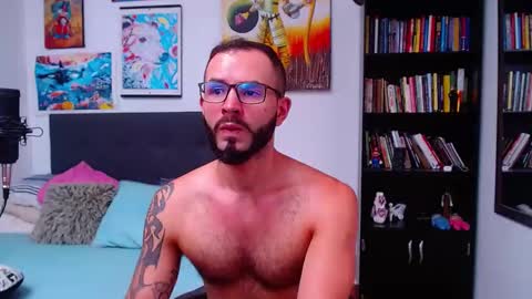 Snapshot of akiles_r chatting on March 6, 9:53 pm akiles online show from March 6, 9:53 pm