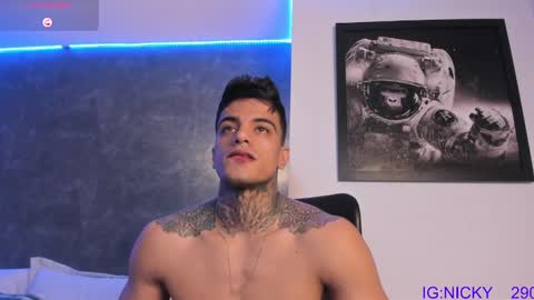 alan_morrys online show from January 24, 1:35 am