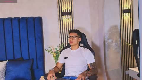 alan_salazar online show from June 29, 5:35 pm