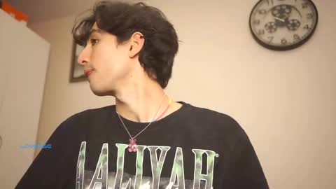 idenavarre online show from February 5, 9:50 pm