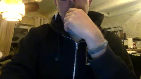 albandant online show from March 24, 8:46 pm