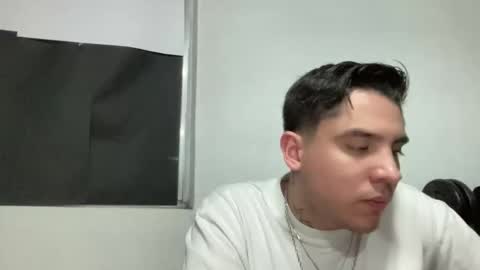 alber753713 online show from June 3, 3:08 am