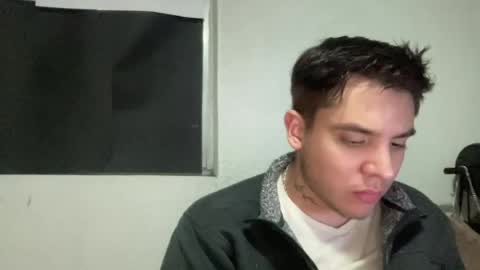 alber753713 online show from June 19, 6:19 am