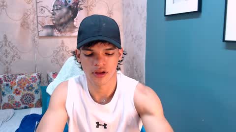 Snapshot of albertbernal69 chatting on December 5, 3:26 am Albert online show from December 5, 3:26 am
