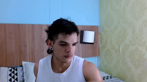 Snapshot of albertbernal69 chatting on January 4, 2:35 am Albert online show from January 4, 2:35 am