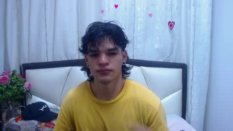 Snapshot of albertbernal69 chatting on March 11, 2:32 am Albert online show from March 11, 2:32 am