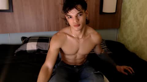 Snapshot of albertbernal69 chatting on February 22, 12:49 am Albert online show from February 22, 12:49 am