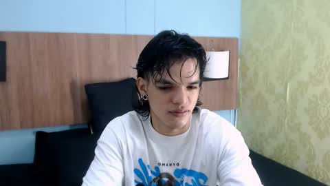Snapshot of albertbernal69 chatting on February 25, 2:03 am Albert online show from February 25, 2:03 am