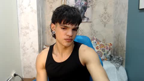 Snapshot of albertbernal69 chatting on December 29, 3:00 am Albert online show from December 29, 3:00 am