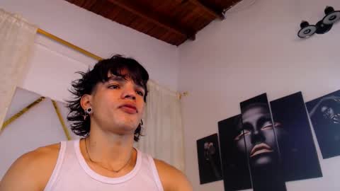 Snapshot of albertbernal69 chatting on February 19, 2:12 am Albert online show from February 19, 2:12 am