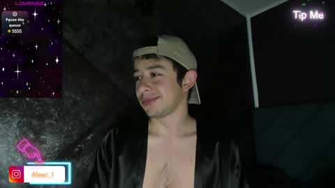 Snapshot of alecadrews_ chatting on March 6, 7:43 pm ALEC ANDREWS online show from March 6, 7:43 pm