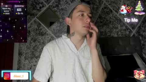 Snapshot of alecadrews_ chatting on December 26, 11:24 pm ALEC ANDREWS online show from December 26, 11:24 pm