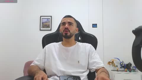 alejandroo_7 online show from July 9, 6:33 pm