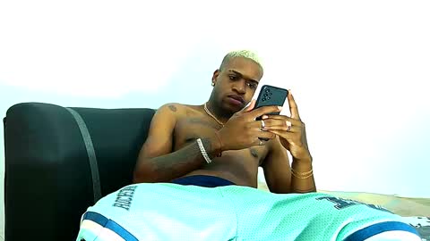 alejo_21cm online show from December 27, 4:36 am