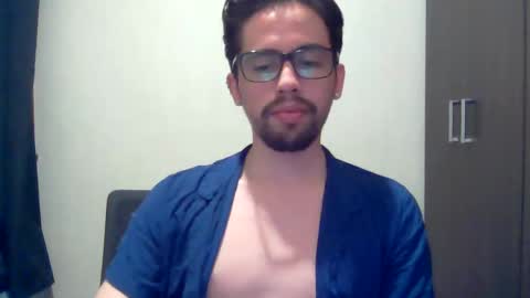 alejo_shy online show from January 3, 4:00 am
