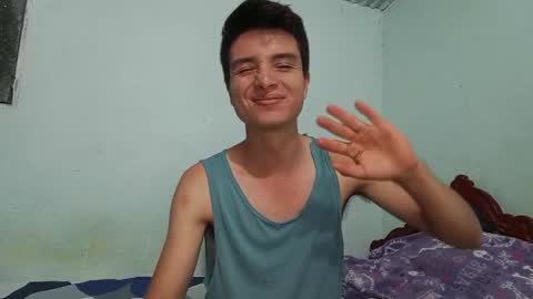 Snapshot of aleo_011 chatting on January 12, 1:32 am Alejandro online show from January 12, 1:32 am