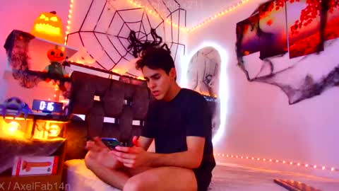 Snapshot of alex_and_fabian chatting on October 18, 8:25 pm sneider online show from October 18, 8:25 pm