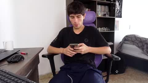 alex_connorr online show from October 3, 3:17 pm