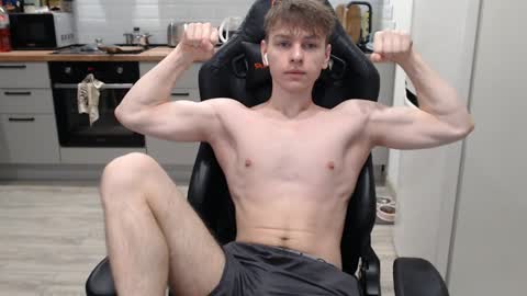 Snapshot of alex_gotcha chatting on December 4, 10:51 pm Alex online show from December 4, 10:51 pm