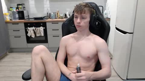 Snapshot of alex_gotcha chatting on March 1, 7:04 pm Alex online show from March 1, 7:04 pm