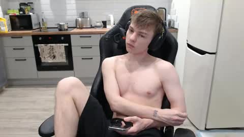 Snapshot of alex_gotcha chatting on March 10, 6:05 am Alex online show from March 10, 6:05 am