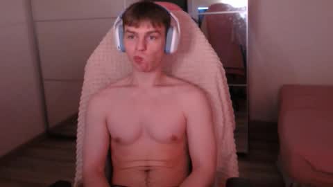 Snapshot of alex_gotcha chatting on September 17, 8:43 pm Alex online show from September 17, 8:43 pm