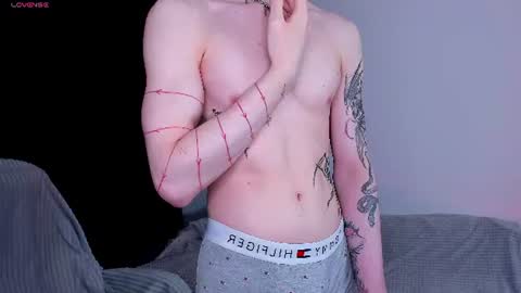 alex_silent online show from June 24, 6:33 pm
