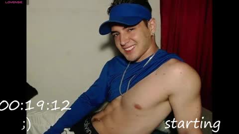 Snapshot of alex_smith0 chatting on January 26, 1:20 am     online show from January 26, 1:20 am