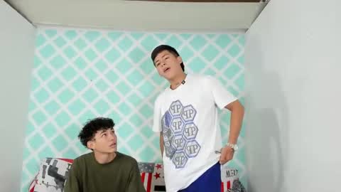 chicos hot online show from December 2, 8:20 pm