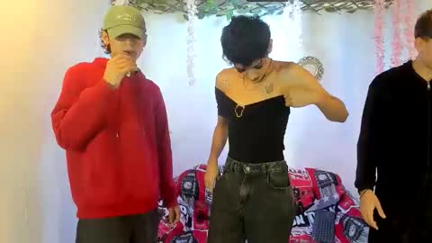 chicos hot online show from February 14, 1:39 pm