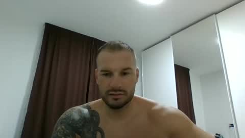 Snapshot of alexgrandi2024 chatting on January 18, 1:40 pm rey ale84 online show from January 18, 1:40 pm