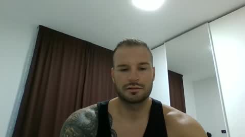 Snapshot of alexgrandi2024 chatting on January 3, 10:20 am rey ale84 online show from January 3, 10:20 am