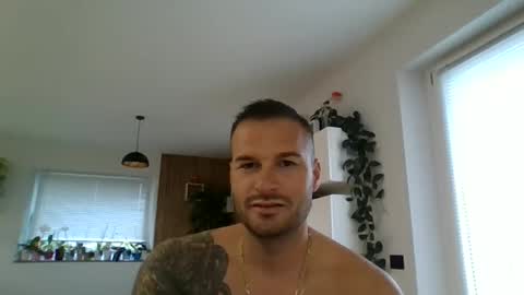 Snapshot of alexgrandi2024 chatting on October 20, 1:59 pm rey ale84 online show from October 20, 1:59 pm