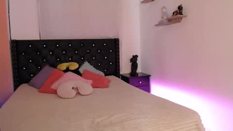 Alexis online show from September 17, 5:19 am