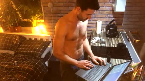 Snapshot of alexlive1 chatting on October 18, 11:20 pm alexlive1 online show from October 18, 11:20 pm