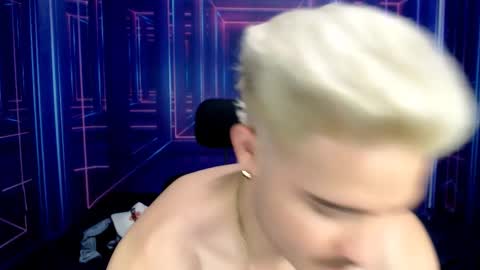 Snapshot of alexpierss chatting on October 18, 7:41 pm Alex online show from October 18, 7:41 pm